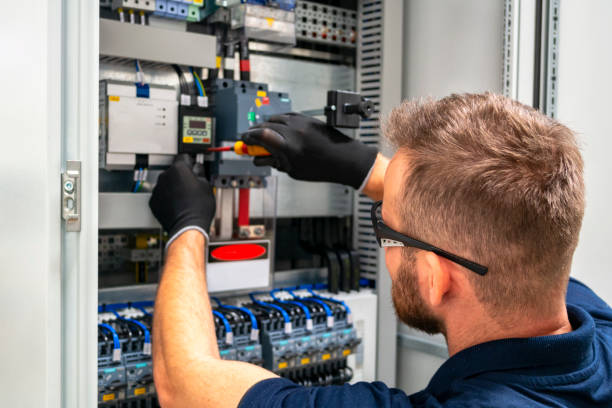 Best Affordable Emergency Electrician  in Bear Creek, FL